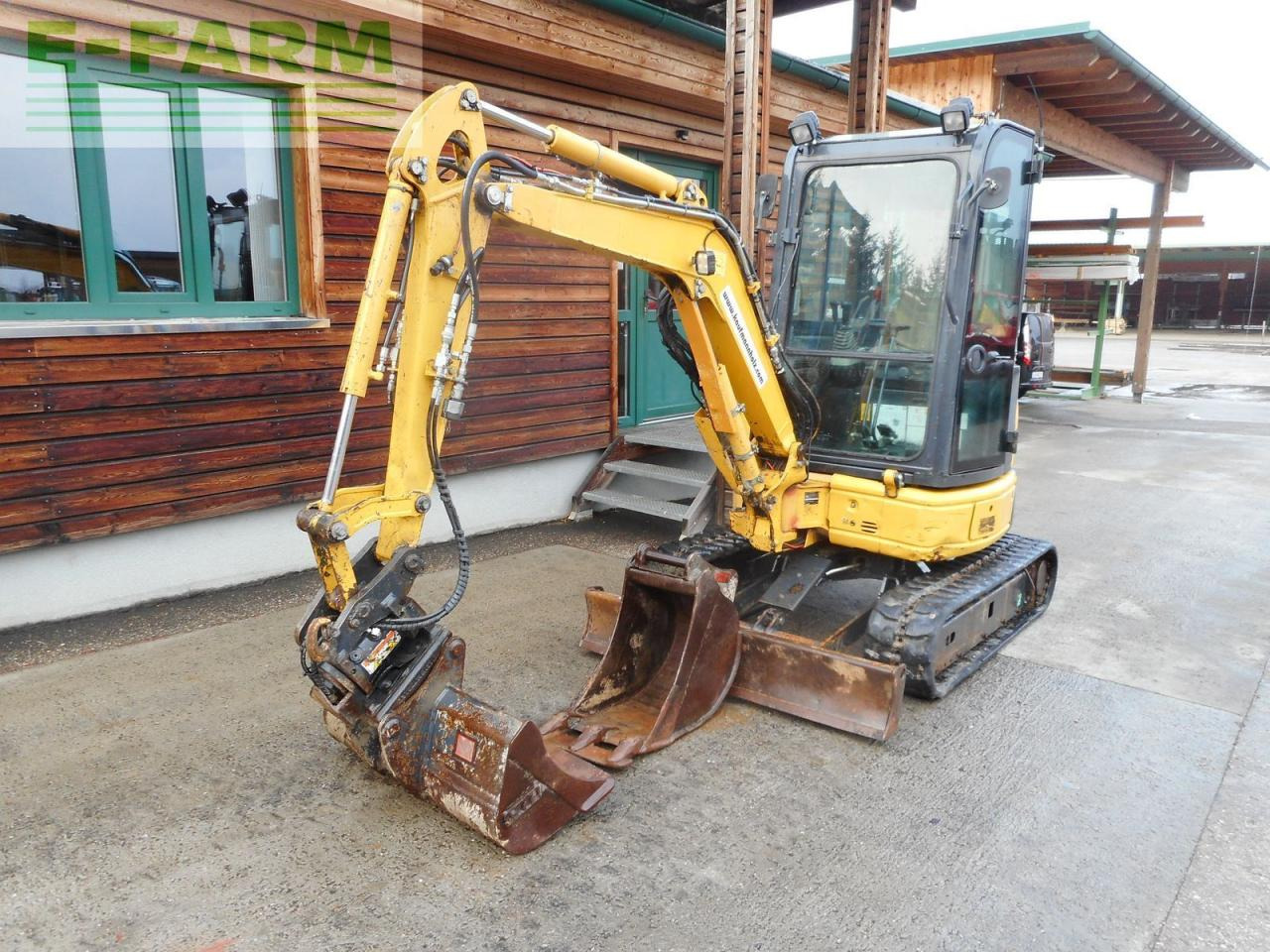 Komatsu pc 26mr-3 ( 2.710kg ) mit powertilt - Мини-экскаватор: фото 2 Komatsu pc 26mr-3 ( 2.710kg ) mit powertilt - Мини-экскаватор: фото 2
