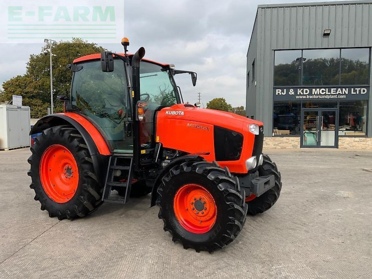 Kubota m135 gx tractor (st24279) - Трактор: фото 2 Kubota m135 gx tractor (st24279) - Трактор: фото 2