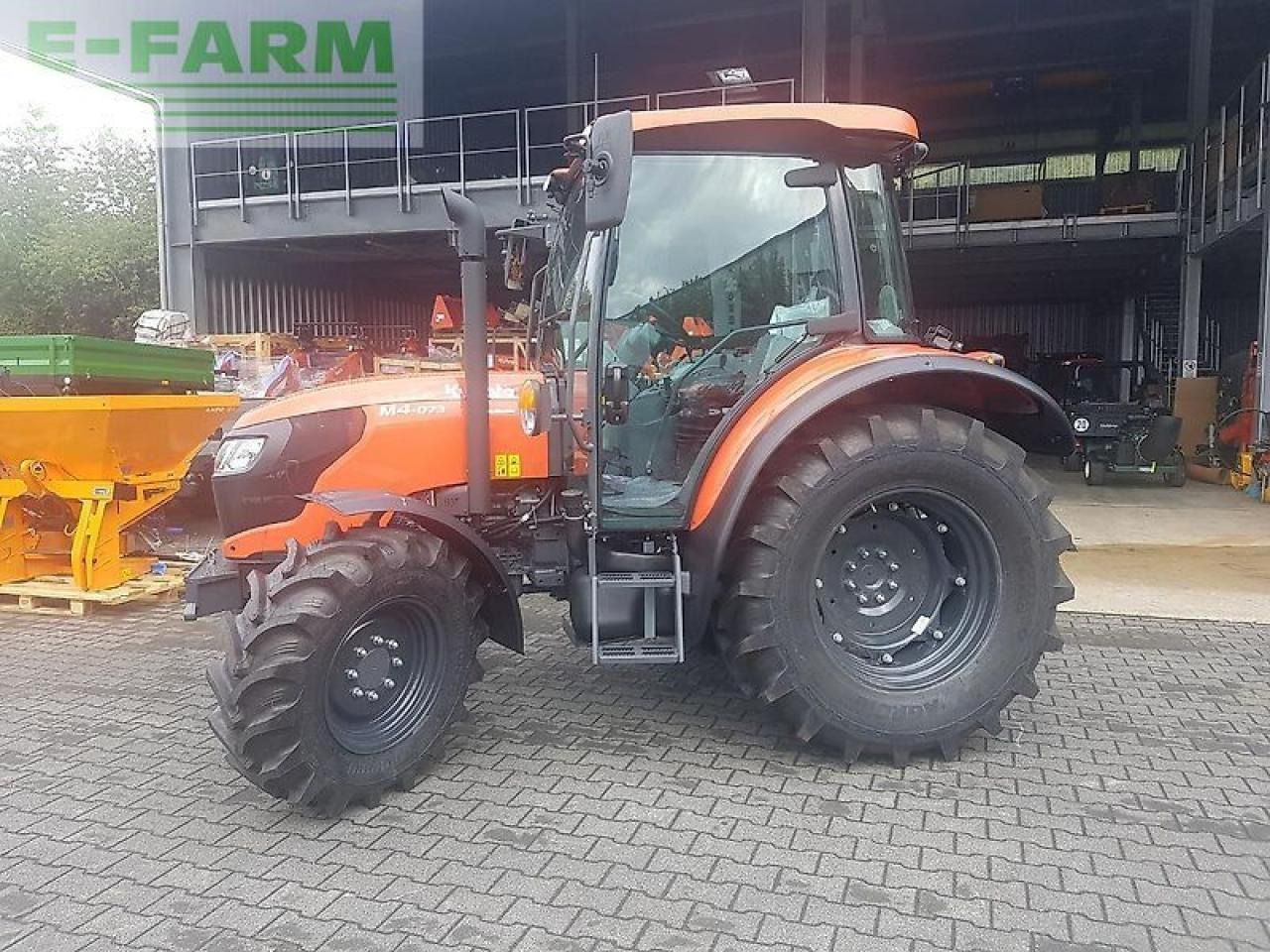 Kubota m4-073cab winterdienstpaket - Трактор: фото 3 Kubota m4-073cab winterdienstpaket - Трактор: фото 3