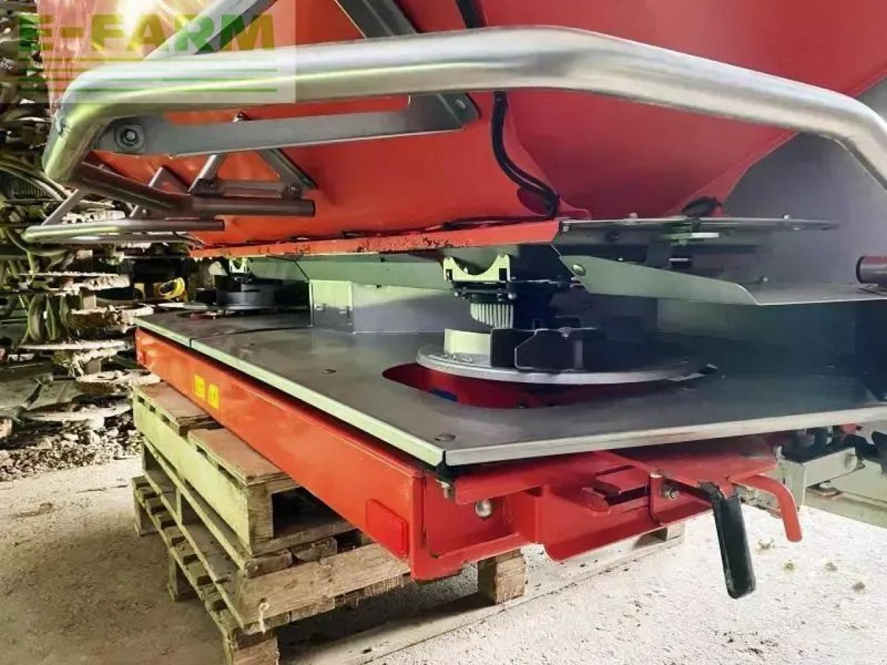 Kuhn axera 1102 h-emc - Разбрасыватель удобрений: фото 4 Kuhn axera 1102 h-emc - Разбрасыватель удобрений: фото 4