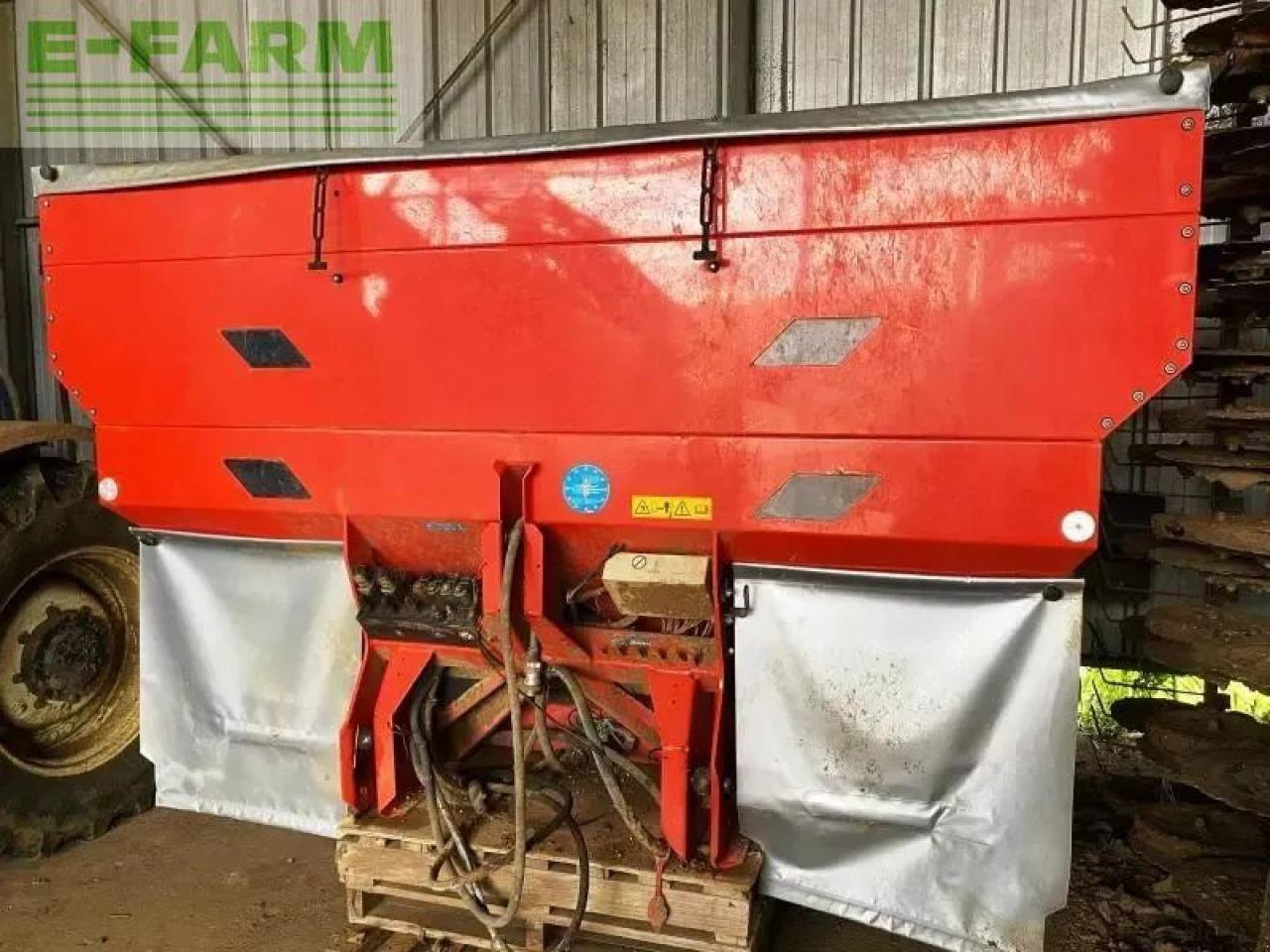 Kuhn axera 1102 h-emc - Разбрасыватель удобрений: фото 1 Kuhn axera 1102 h-emc - Разбрасыватель удобрений: фото 1
