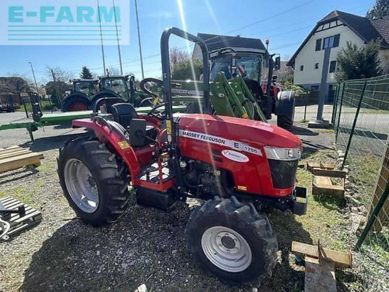 Massey Ferguson 1755e - Трактор: фото 1 Massey Ferguson 1755e - Трактор: фото 1