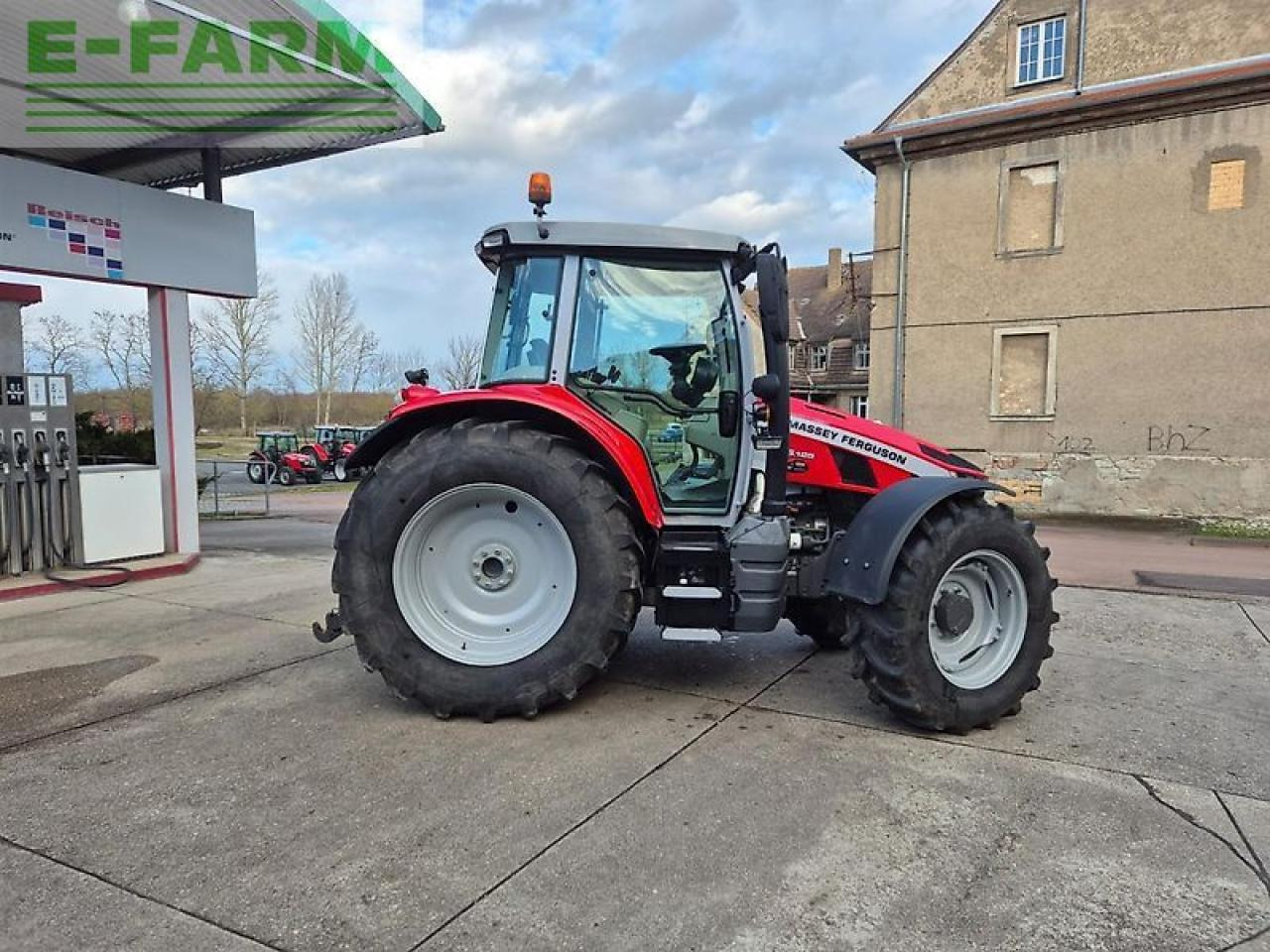 Massey Ferguson 5s.125 dyna-4 ess - Трактор: фото 3 Massey Ferguson 5s.125 dyna-4 ess - Трактор: фото 3
