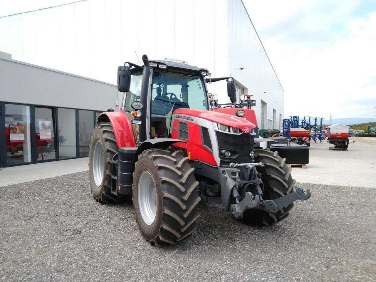 Massey Ferguson mf 6s.180 dyna-vt exclusive Exclusive - Трактор: фото 2 Massey Ferguson mf 6s.180 dyna-vt exclusive Exclusive - Трактор: фото 2