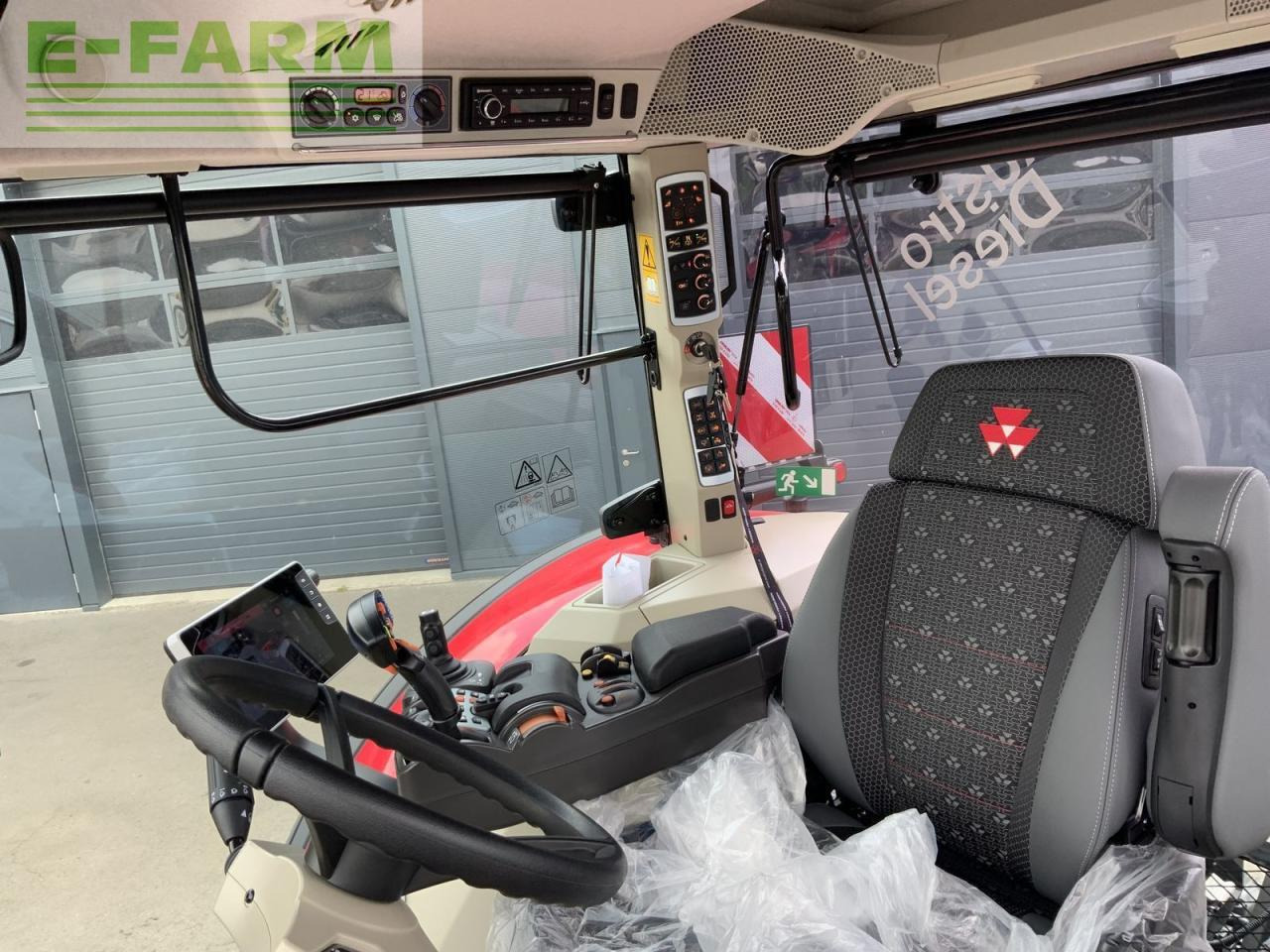 Трактор Massey Ferguson mf 8740 s exclusive (stage v): фото 17