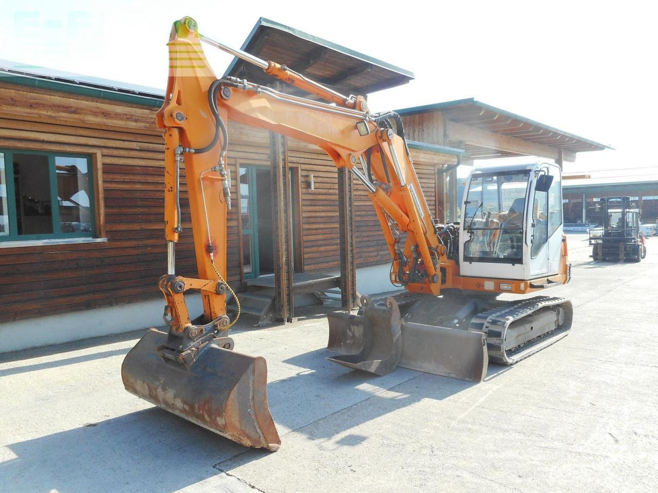Neuson 8002rd ( 7.900kg ) hydr. sw + verstellausleger - Мини-экскаватор: фото 2 Neuson 8002rd ( 7.900kg ) hydr. sw + verstellausleger - Мини-экскаватор: фото 2