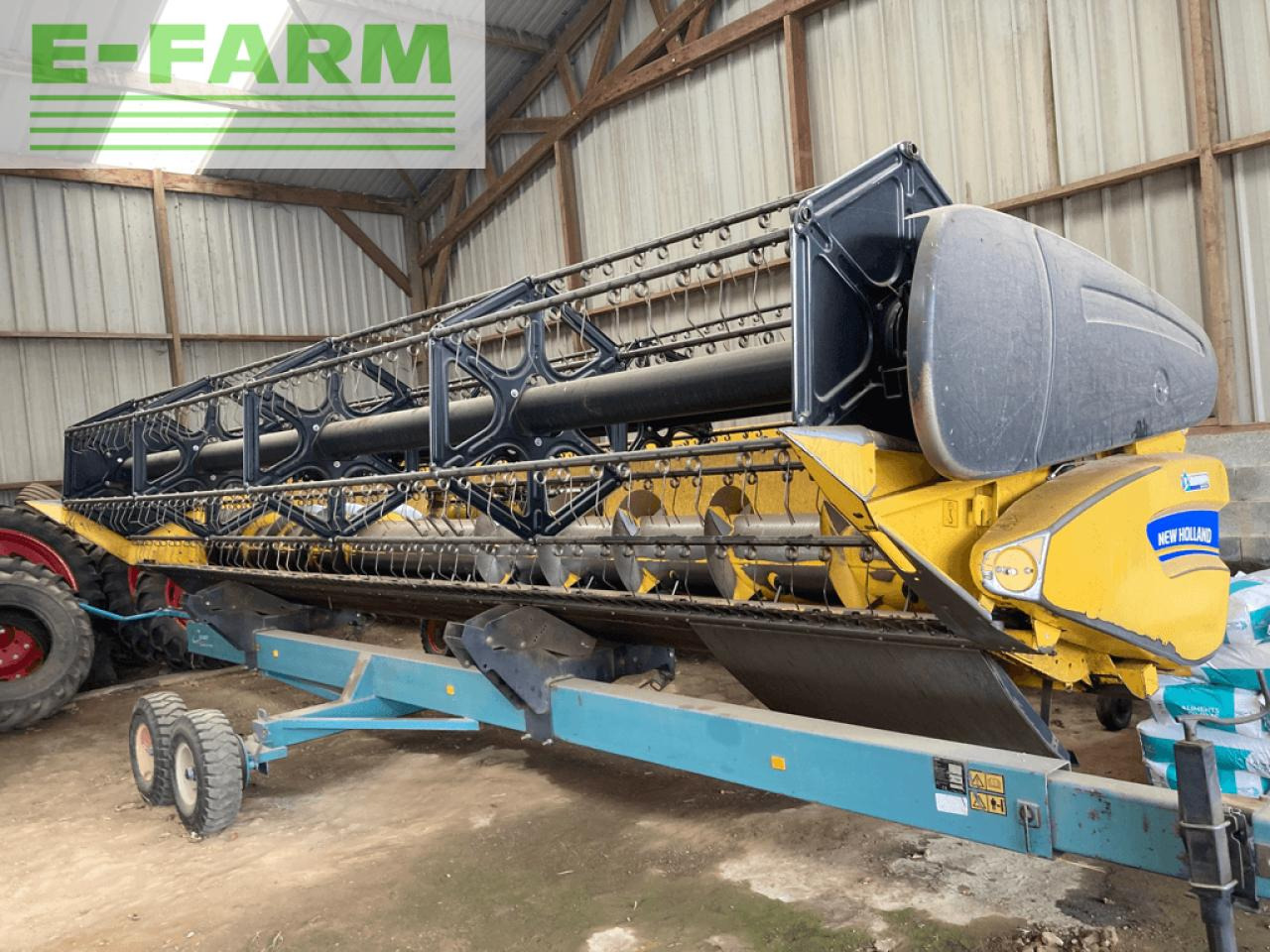 New Holland 7m30 - Жатка зерновая: фото 2 New Holland 7m30 - Жатка зерновая: фото 2