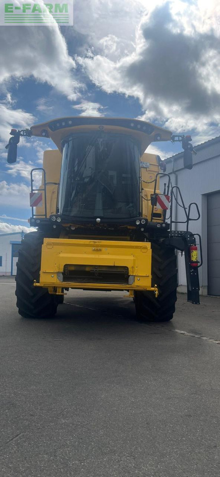 New Holland CX7.80 - Зерноуборочный комбайн: фото 2 New Holland CX7.80 - Зерноуборочный комбайн: фото 2