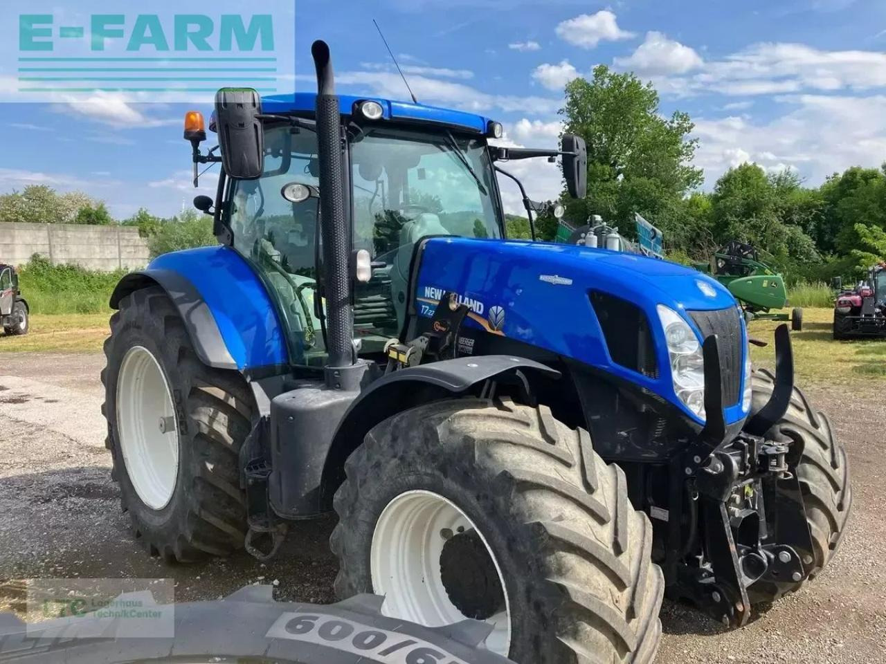 New Holland T7.220 - Трактор: фото 2 New Holland T7.220 - Трактор: фото 2