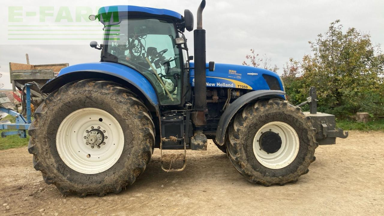 New Holland T7050 - Трактор: фото 5 New Holland T7050 - Трактор: фото 5