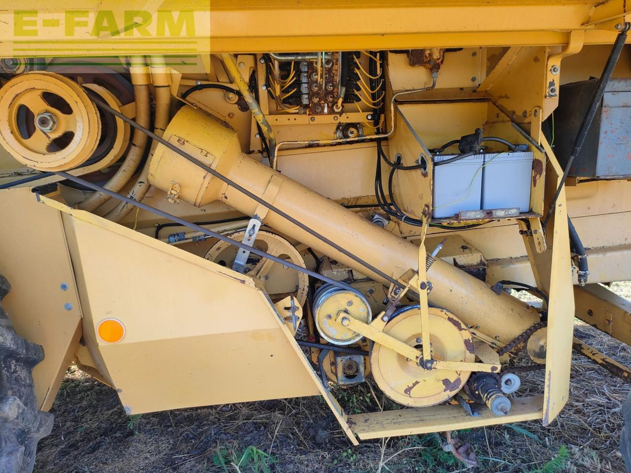 New Holland TX 66 - Зерноуборочный комбайн: фото 2 New Holland TX 66 - Зерноуборочный комбайн: фото 2