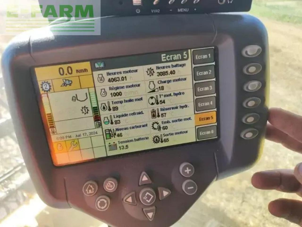 New Holland cr9060 - Зерноуборочный комбайн: фото 3 New Holland cr9060 - Зерноуборочный комбайн: фото 3