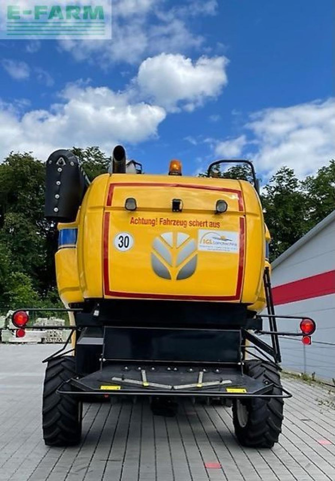 New Holland cx 5.80 - Зерноуборочный комбайн: фото 4 New Holland cx 5.80 - Зерноуборочный комбайн: фото 4