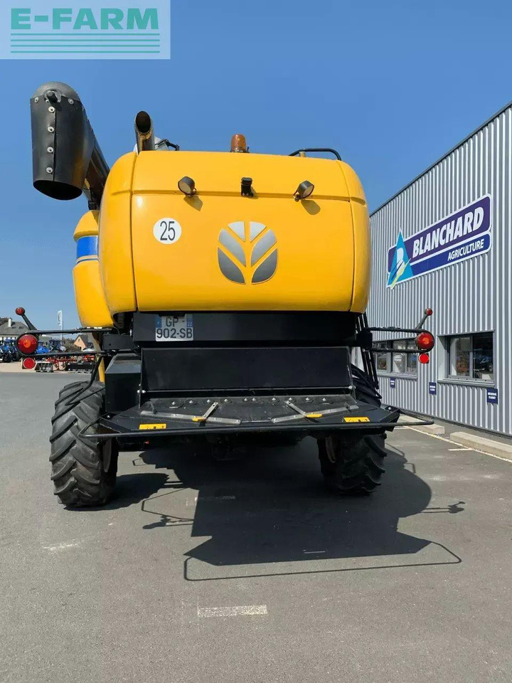 New Holland cx 6.80 - Зерноуборочный комбайн: фото 5 New Holland cx 6.80 - Зерноуборочный комбайн: фото 5