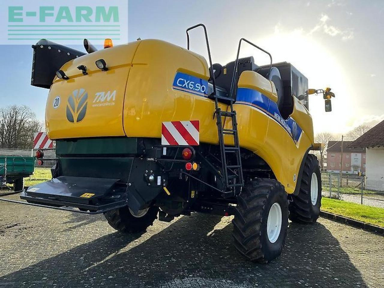 New Holland cx 6.90 schüttler mähdrescher + 7,6m sw + sww - Зерноуборочный комбайн: фото 2 New Holland cx 6.90 schüttler mähdrescher + 7,6m sw + sww - Зерноуборочный комбайн: фото 2