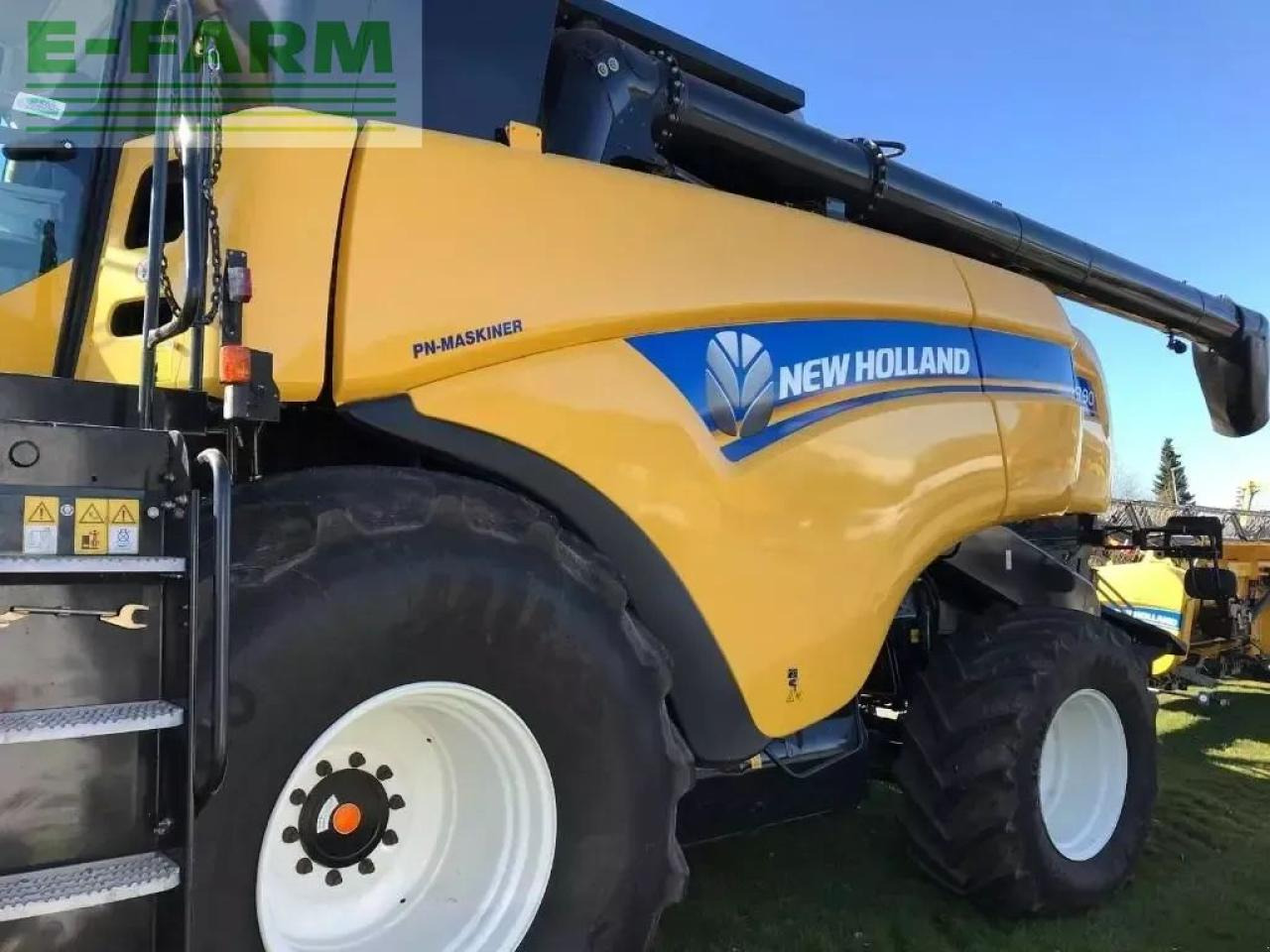 New Holland cx 8.90 slh - Зерноуборочный комбайн: фото 5 New Holland cx 8.90 slh - Зерноуборочный комбайн: фото 5