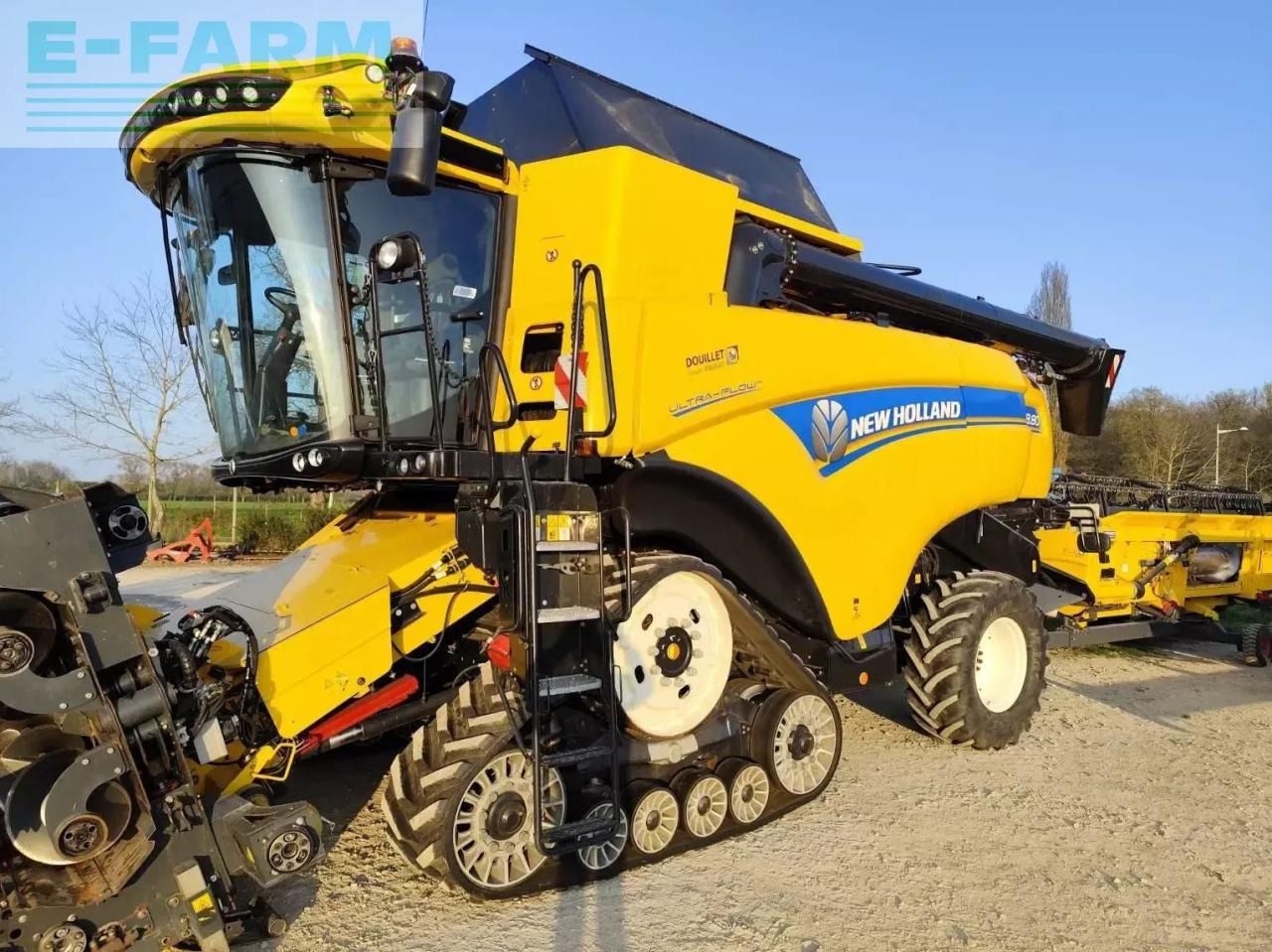 New Holland cx8.80smarttrax - Зерноуборочный комбайн: фото 1 New Holland cx8.80smarttrax - Зерноуборочный комбайн: фото 1