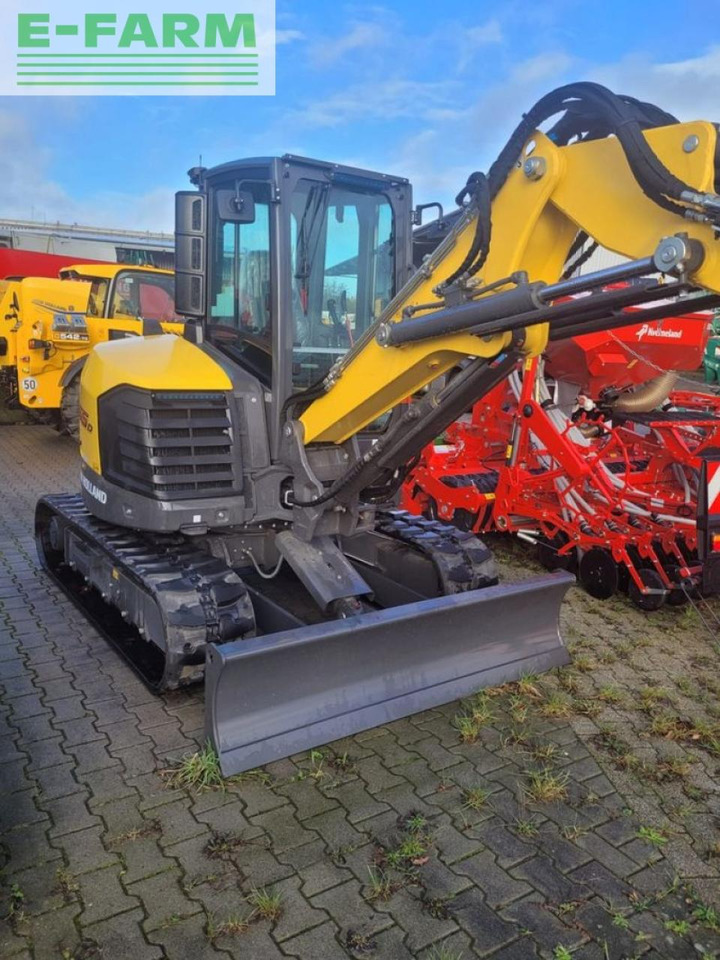 New Holland e55d - Мини-экскаватор: фото 1 New Holland e55d - Мини-экскаватор: фото 1