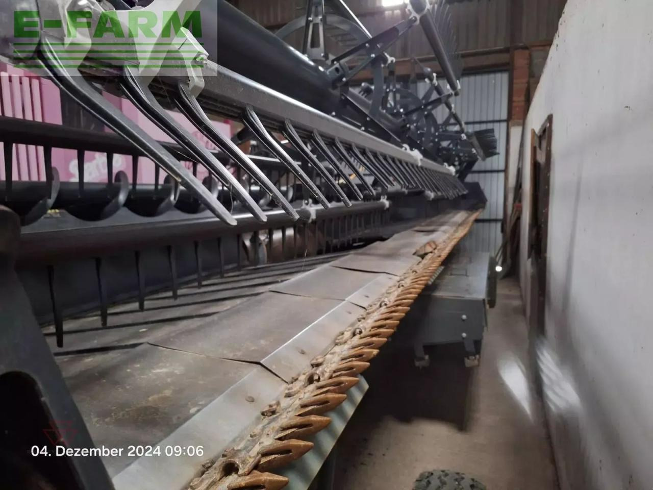 New Holland new holland cr9080 - Зерноуборочный комбайн: фото 4 New Holland new holland cr9080 - Зерноуборочный комбайн: фото 4