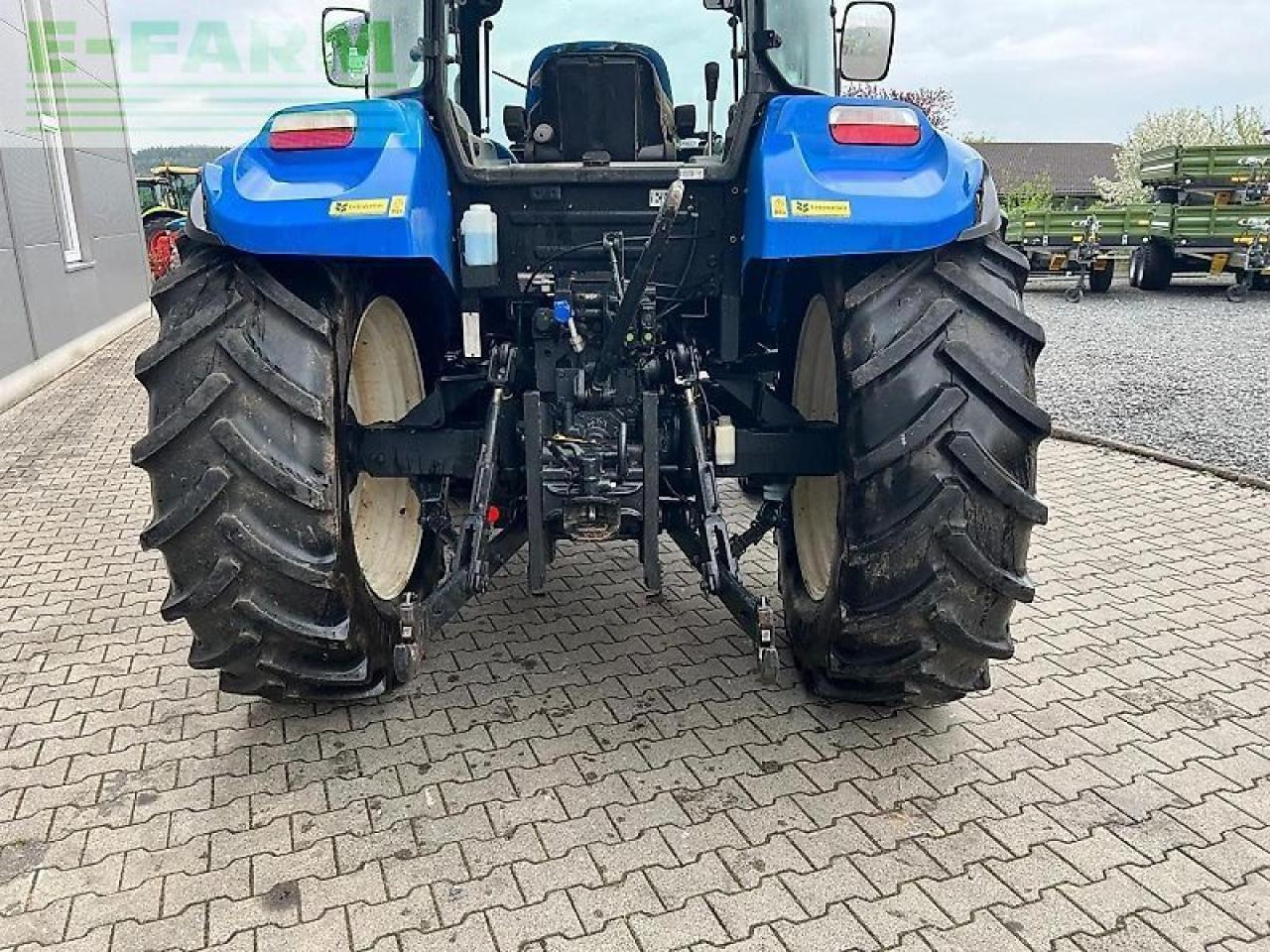 New Holland t 5.95 - Трактор: фото 5 New Holland t 5.95 - Трактор: фото 5