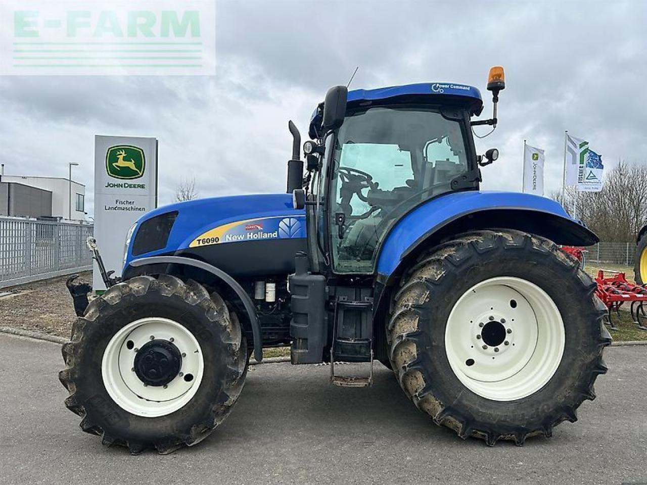 New Holland t6090 power command - Трактор: фото 1 New Holland t6090 power command - Трактор: фото 1