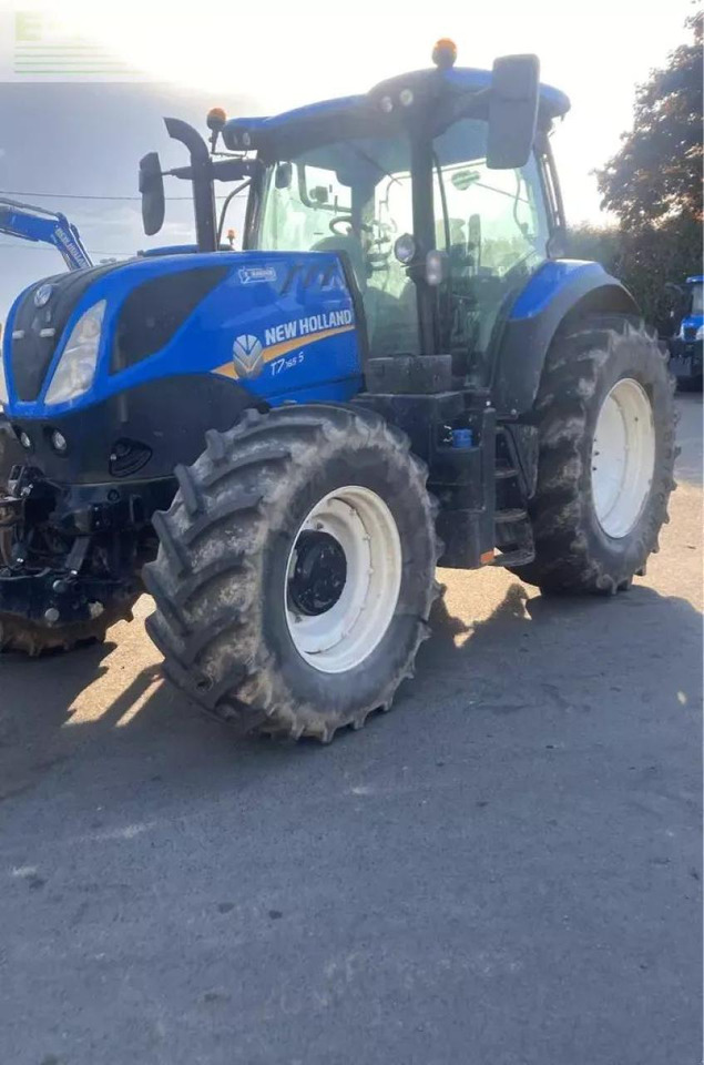 New Holland t7.165s range command s5 S - Трактор: фото 2 New Holland t7.165s range command s5 S - Трактор: фото 2