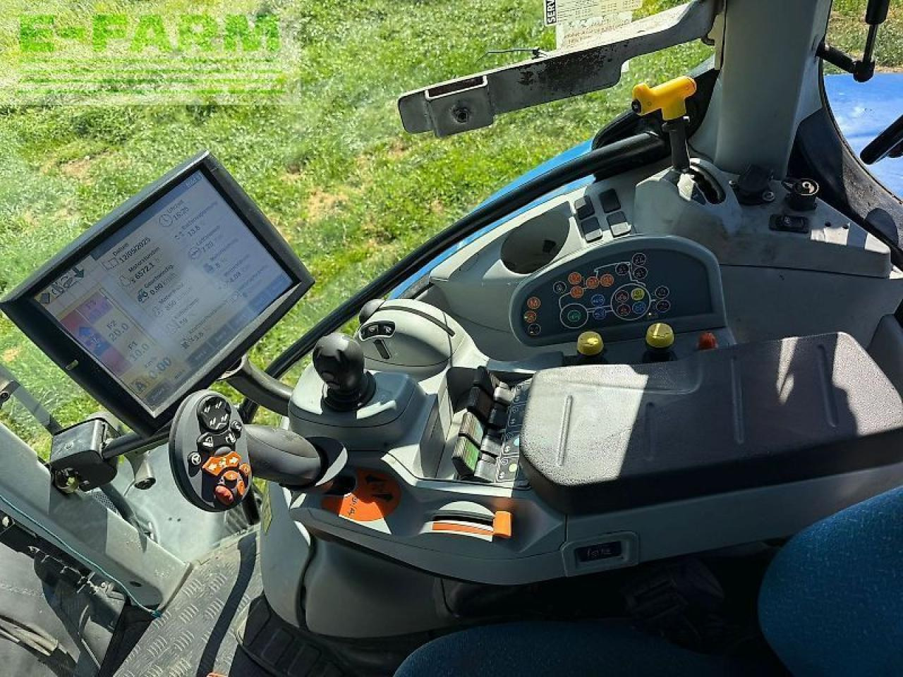 New Holland t7.210 auto command - Трактор: фото 5 New Holland t7.210 auto command - Трактор: фото 5