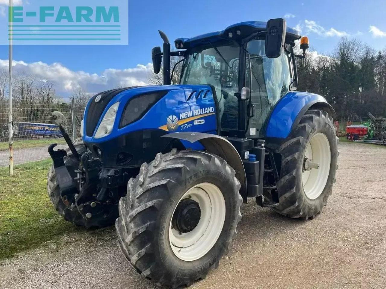 New Holland t7.210 pc classic - Трактор: фото 1 New Holland t7.210 pc classic - Трактор: фото 1