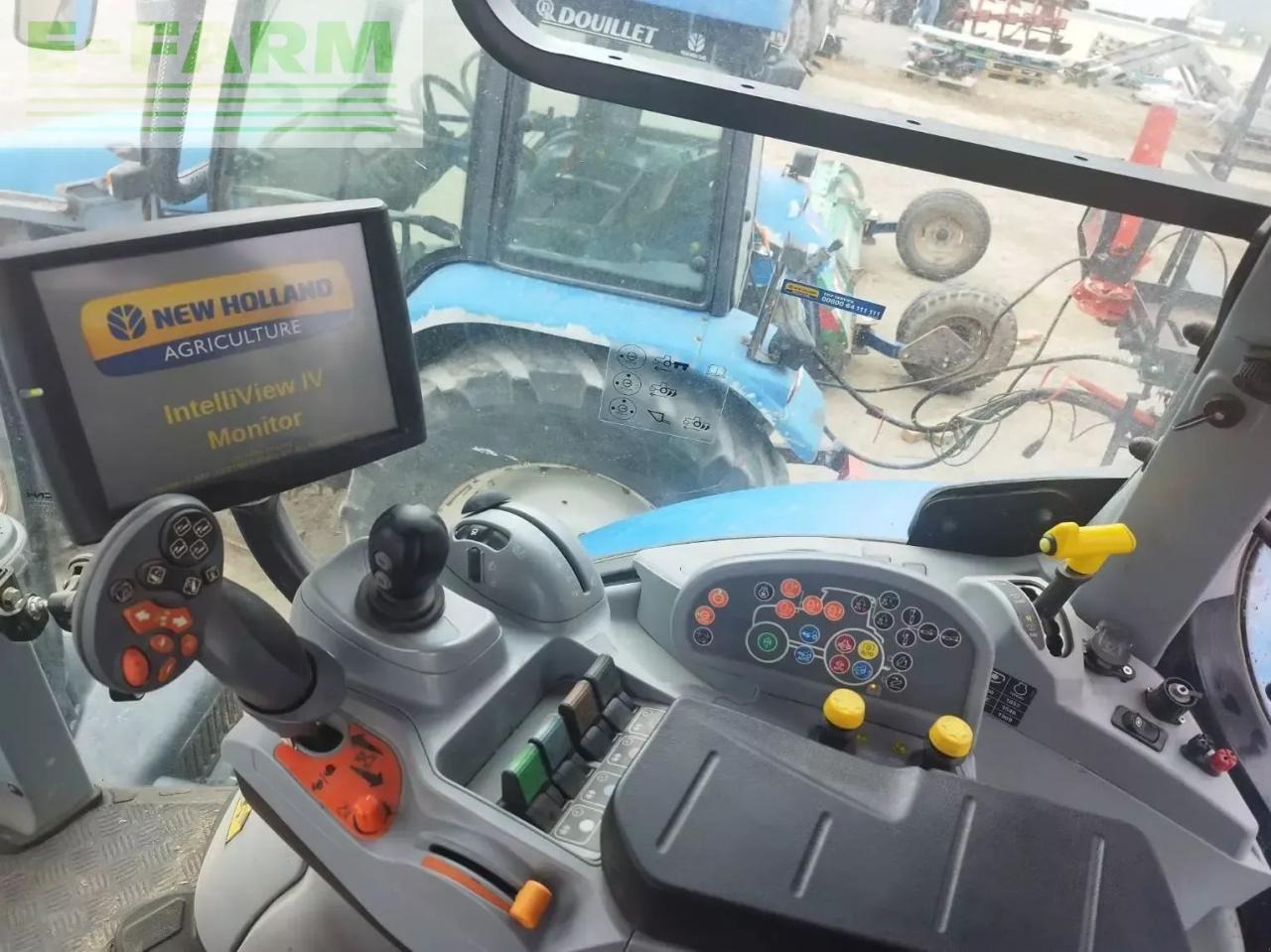 New Holland t7.210acswii - Трактор: фото 3 New Holland t7.210acswii - Трактор: фото 3