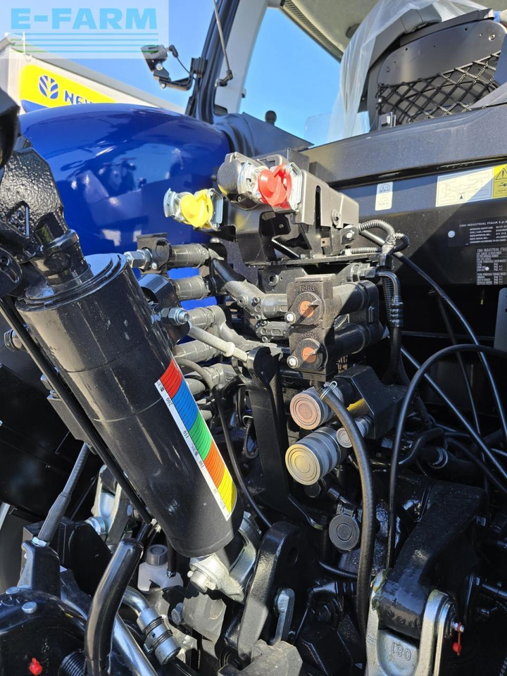 New Holland t7.225 auto command sidewinder ii (stage v) - Трактор: фото 5 New Holland t7.225 auto command sidewinder ii (stage v) - Трактор: фото 5