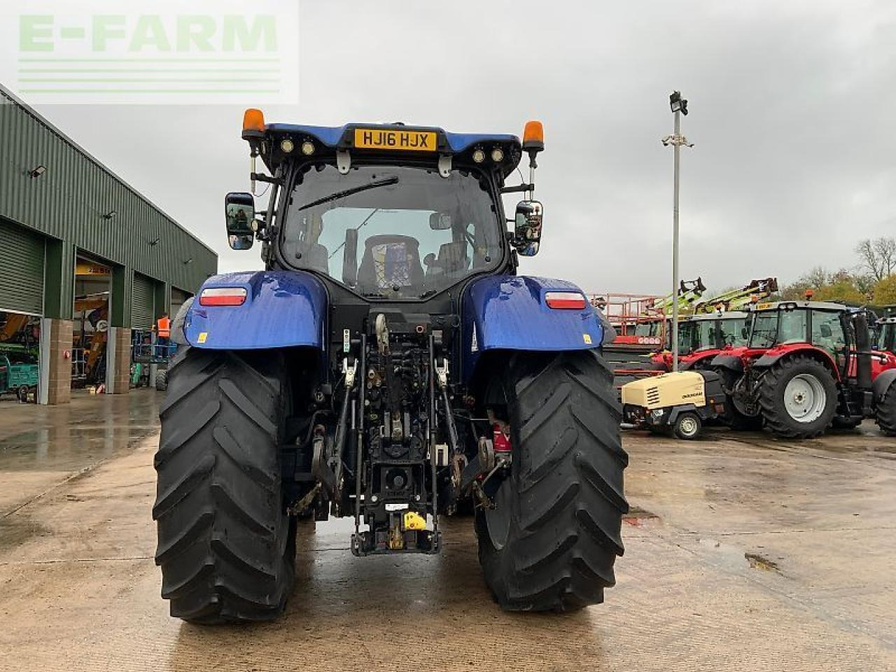 New Holland t7.225 blue power tractor (st25102) - Трактор: фото 3 New Holland t7.225 blue power tractor (st25102) - Трактор: фото 3