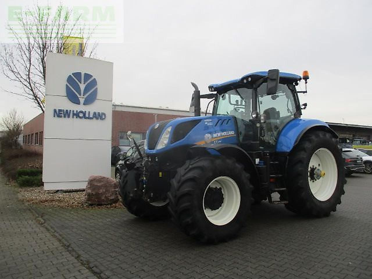 New Holland t7.230 ac - Трактор: фото 2 New Holland t7.230 ac - Трактор: фото 2