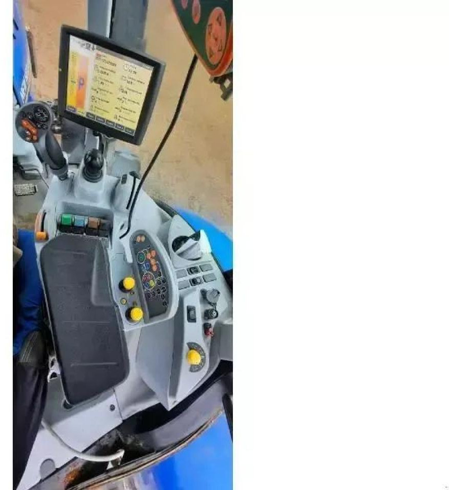 Трактор New Holland t7-230pc-sw: фото 9