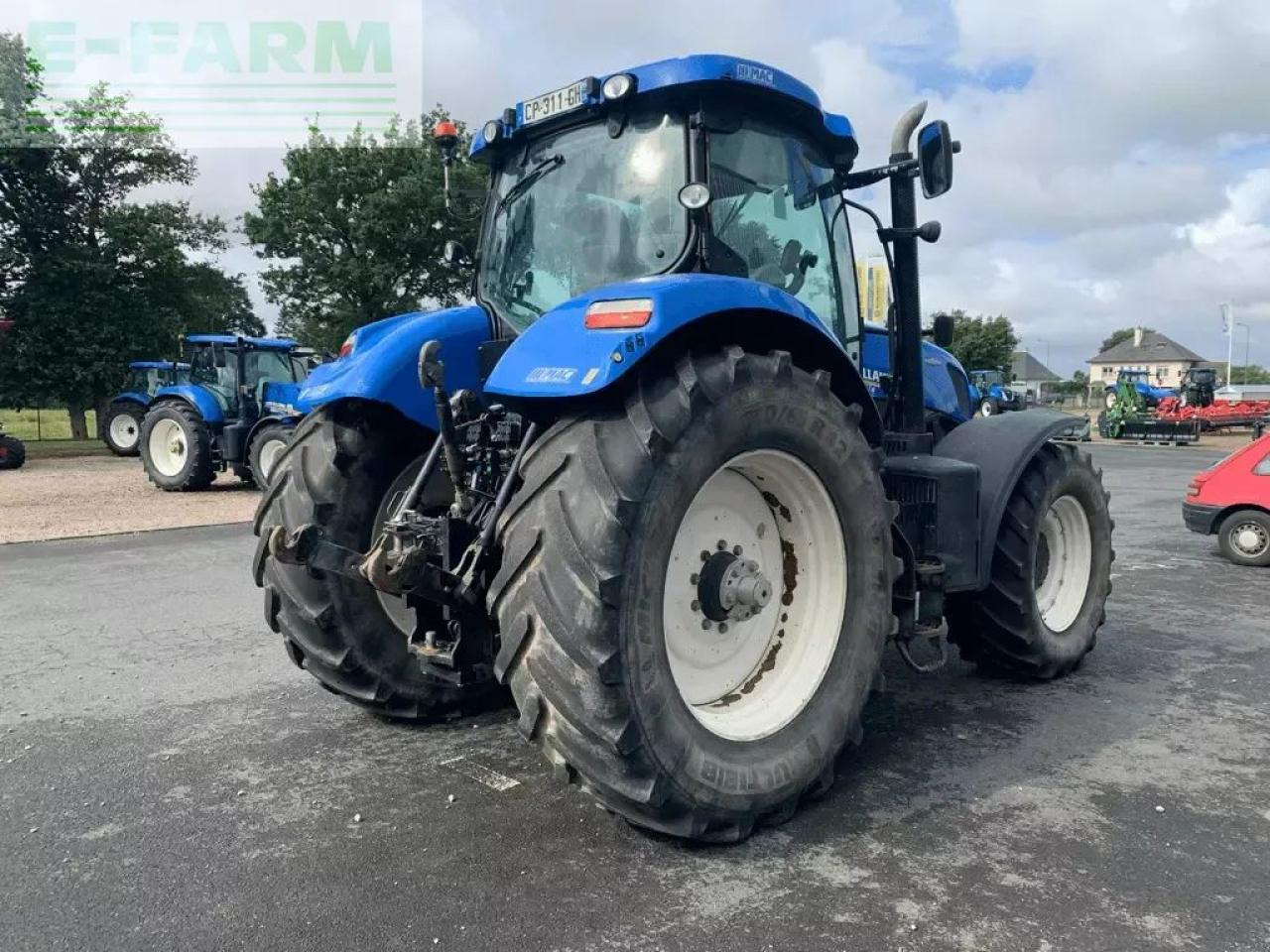 New Holland t7.235 auto command - Трактор: фото 3 New Holland t7.235 auto command - Трактор: фото 3