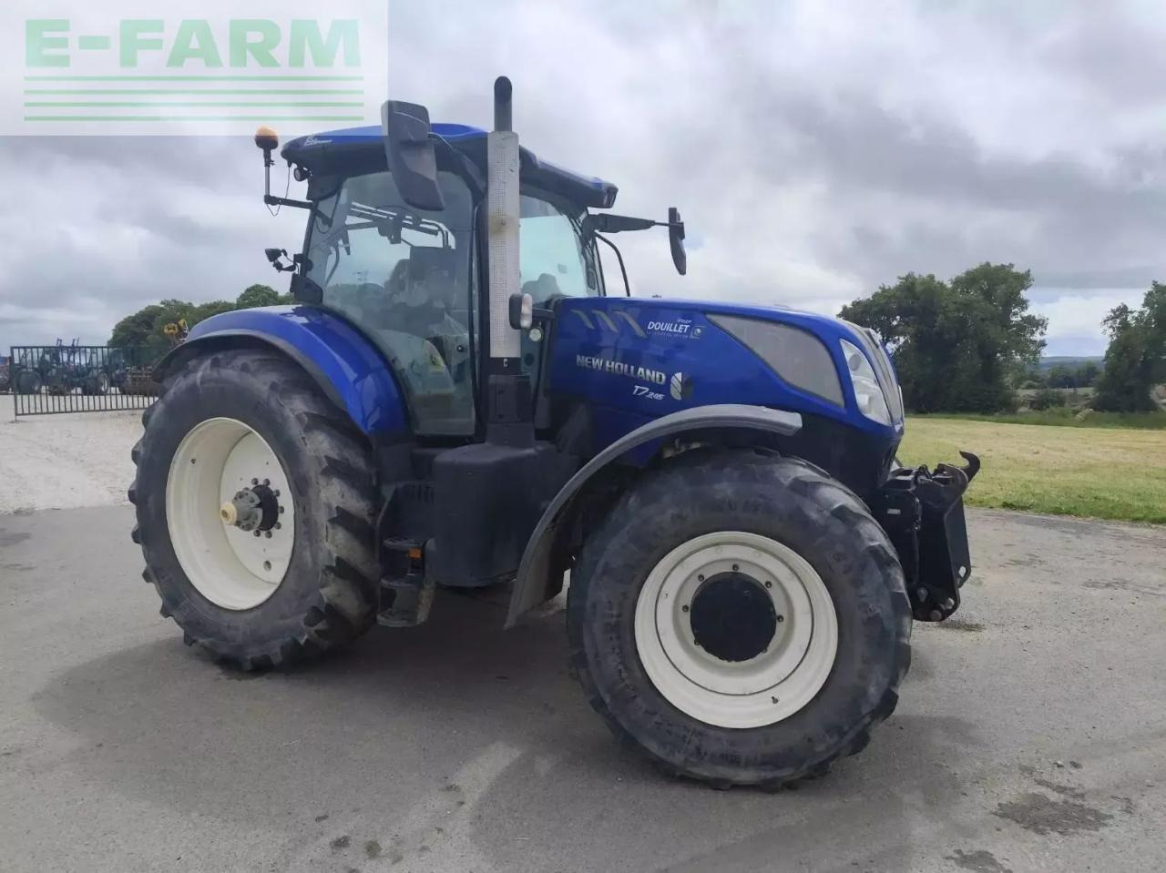 New Holland t7 245 ac - Трактор: фото 1 New Holland t7 245 ac - Трактор: фото 1
