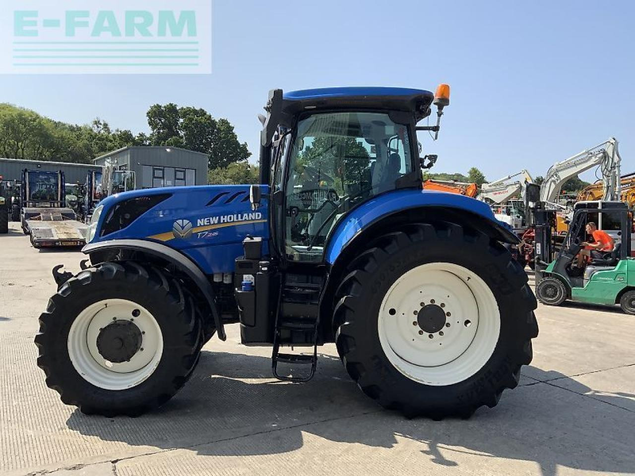 New Holland t7.245 tractor (st24115) - Трактор: фото 5 New Holland t7.245 tractor (st24115) - Трактор: фото 5