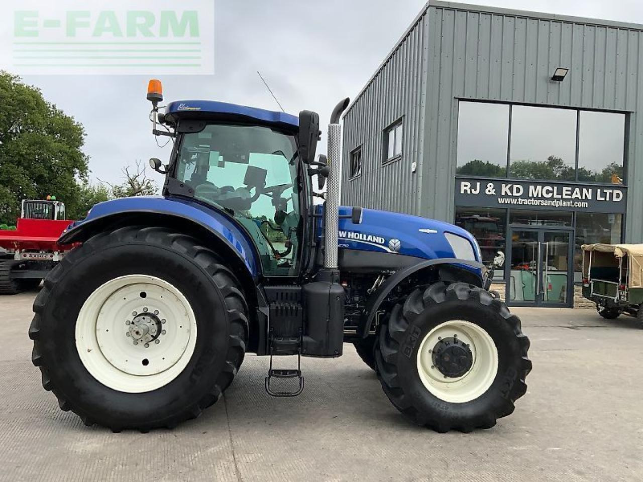 New Holland t7.270 blue power tractor (st23715) - Трактор: фото 1 New Holland t7.270 blue power tractor (st23715) - Трактор: фото 1