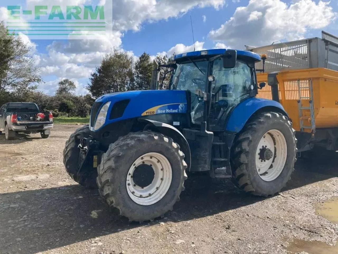 New Holland t7030 power command - Трактор: фото 1 New Holland t7030 power command - Трактор: фото 1