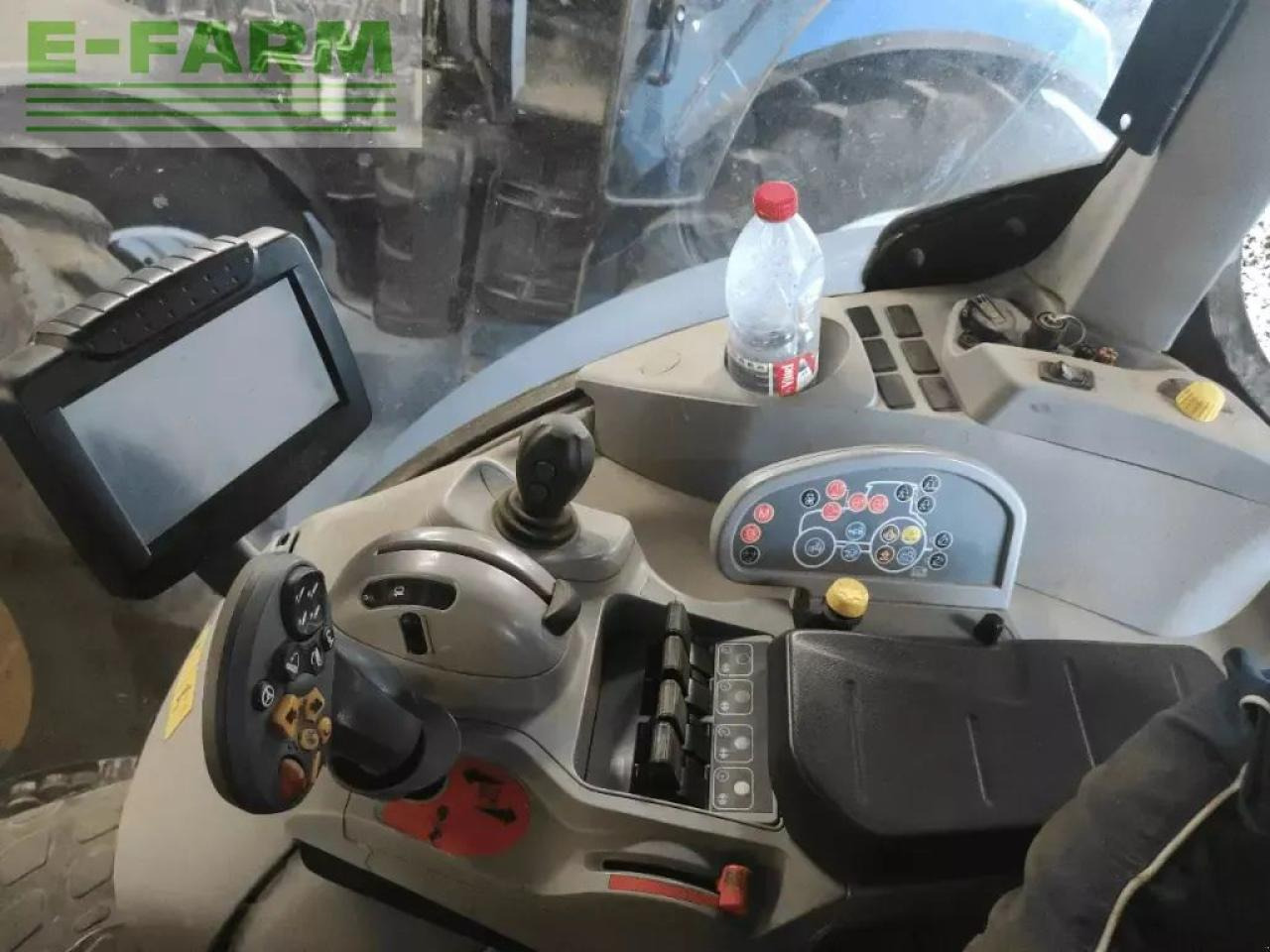 New Holland t7050 ac AC - Трактор: фото 5 New Holland t7050 ac AC - Трактор: фото 5