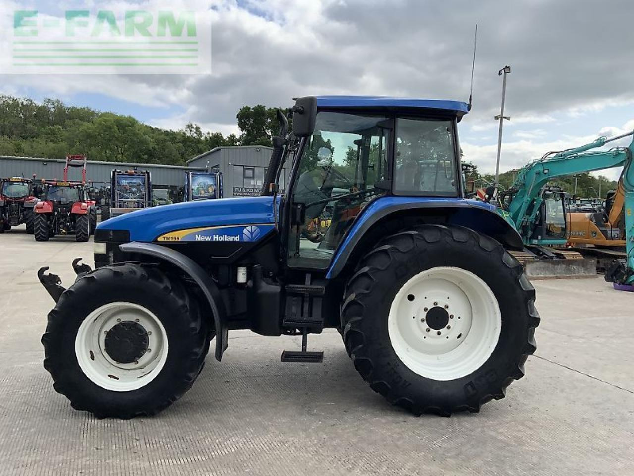 New Holland tm155 tractor (st22888) - Трактор: фото 5 New Holland tm155 tractor (st22888) - Трактор: фото 5