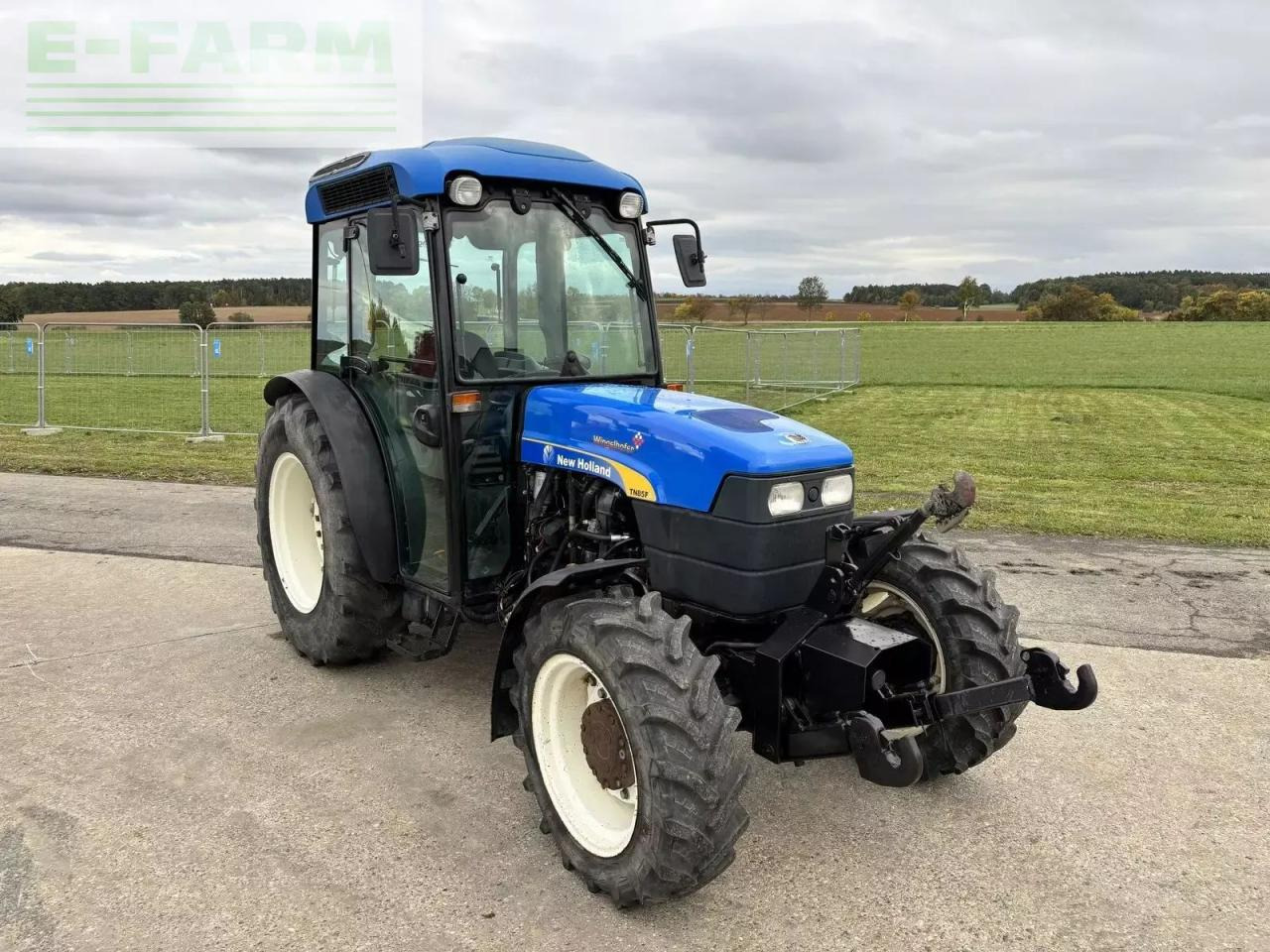 New Holland tn 85 fa dt supersteer - Трактор: фото 4 New Holland tn 85 fa dt supersteer - Трактор: фото 4