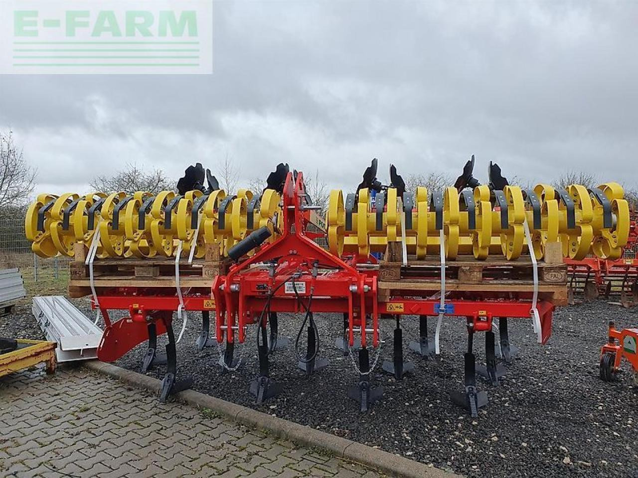 Pöttinger synkro 4030 k nova - Культиватор: фото 1 Pöttinger synkro 4030 k nova - Культиватор: фото 1