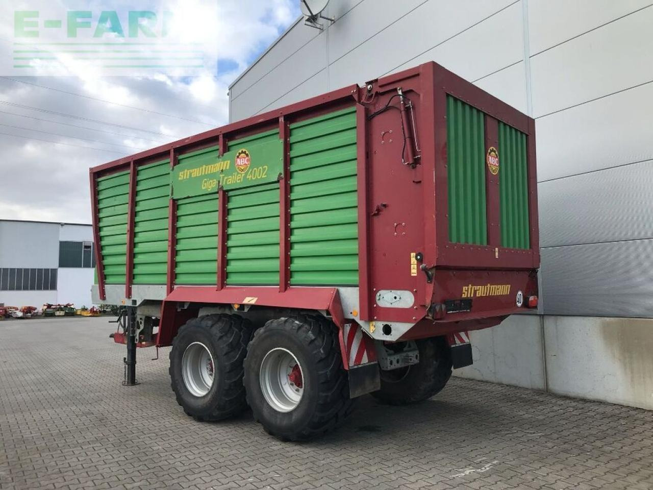 Strautmann giga-trailer 4002 - Сельскохозяйственный прицеп-самосвал: фото 4 Strautmann giga-trailer 4002 - Сельскохозяйственный прицеп-самосвал: фото 4