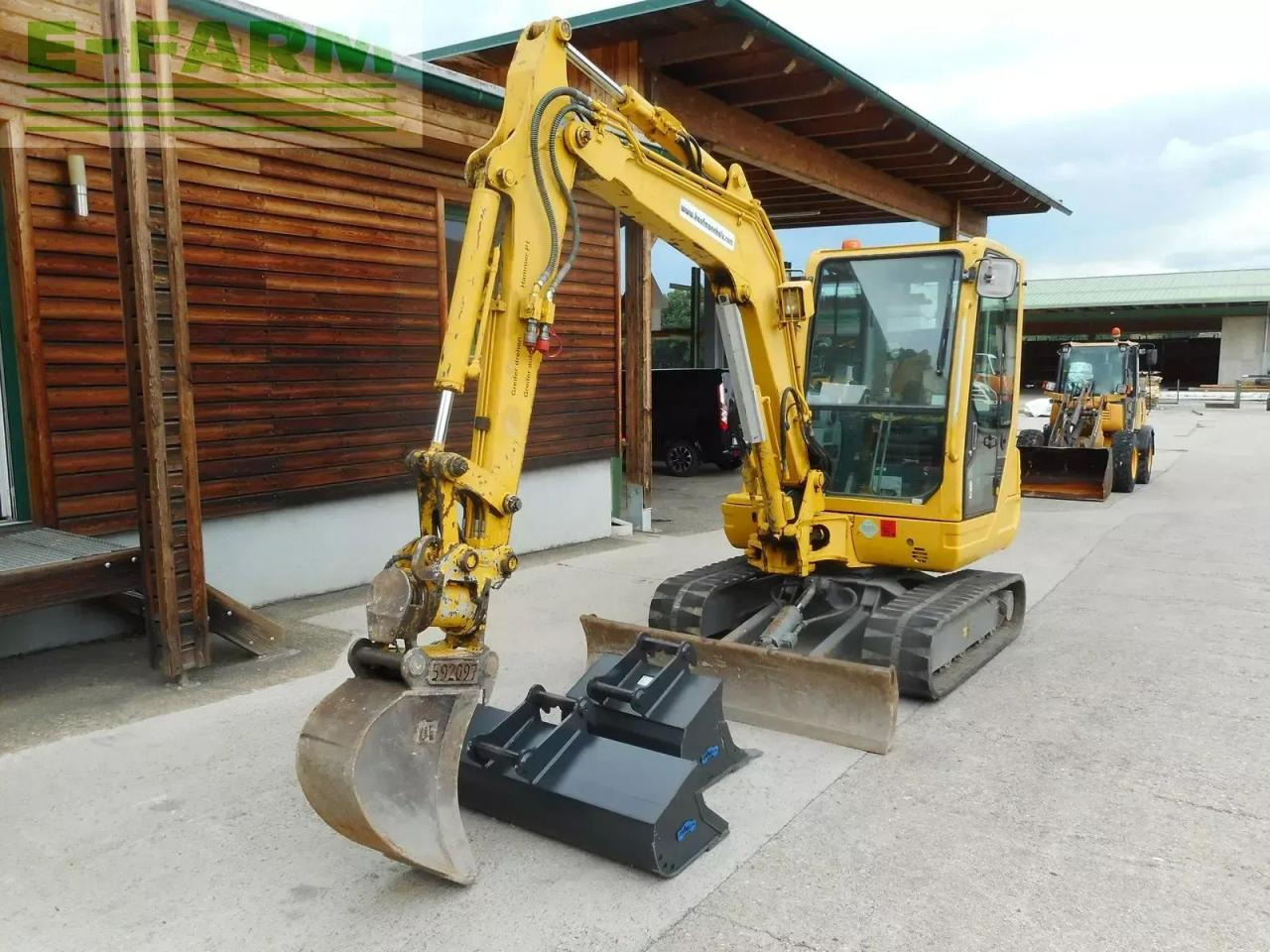Takeuchi tb 235 ( 3.605kg ) powertilt + hydr. sw - Мини-экскаватор: фото 2 Takeuchi tb 235 ( 3.605kg ) powertilt + hydr. sw - Мини-экскаватор: фото 2
