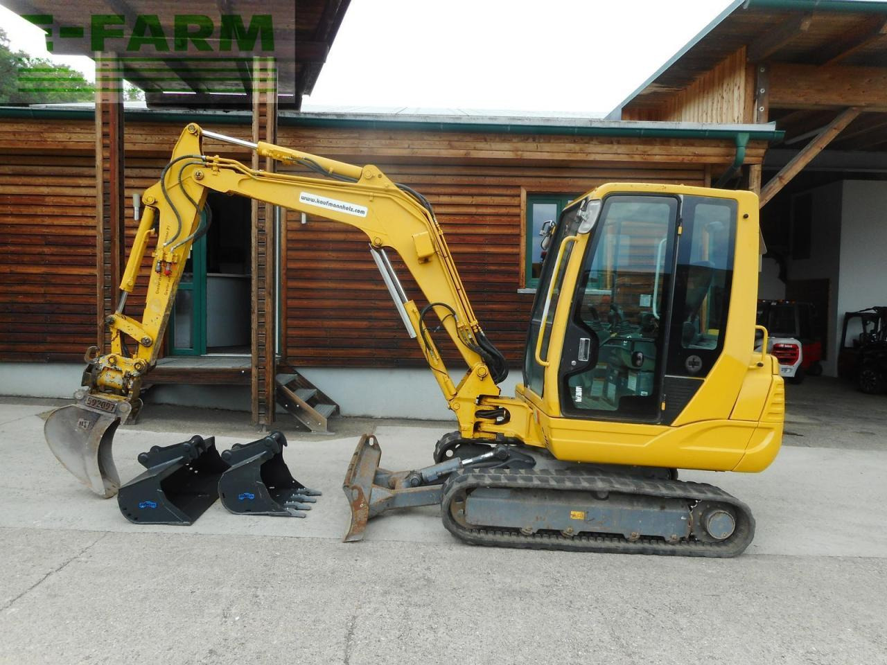 Takeuchi tb 235 ( 3.605kg ) powertilt + hydr. sw - Мини-экскаватор: фото 1 Takeuchi tb 235 ( 3.605kg ) powertilt + hydr. sw - Мини-экскаватор: фото 1
