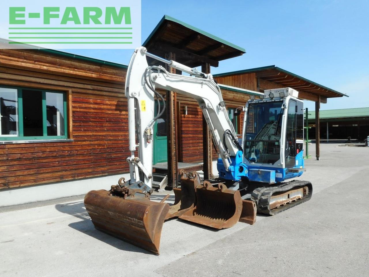 Takeuchi tb 260 ( 5.735kg ) hydr. sw + 3 löffel - Мини-экскаватор: фото 2 Takeuchi tb 260 ( 5.735kg ) hydr. sw + 3 löffel - Мини-экскаватор: фото 2