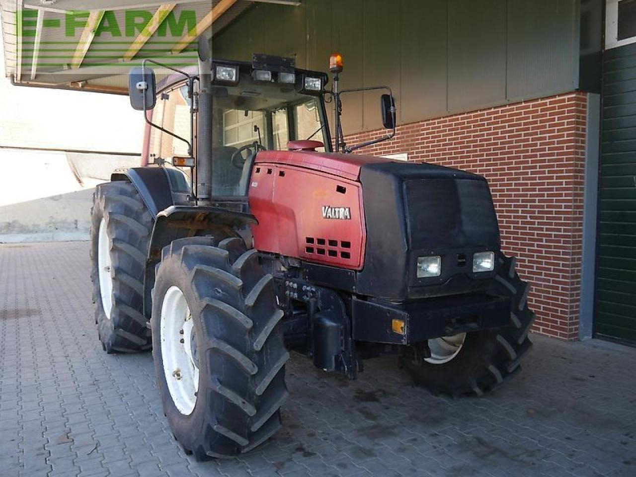 Valtra 8450 - Трактор: фото 2 Valtra 8450 - Трактор: фото 2