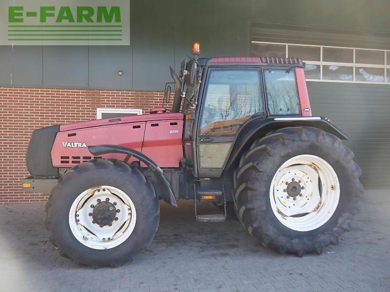 Valtra 8450 - Трактор: фото 5 Valtra 8450 - Трактор: фото 5