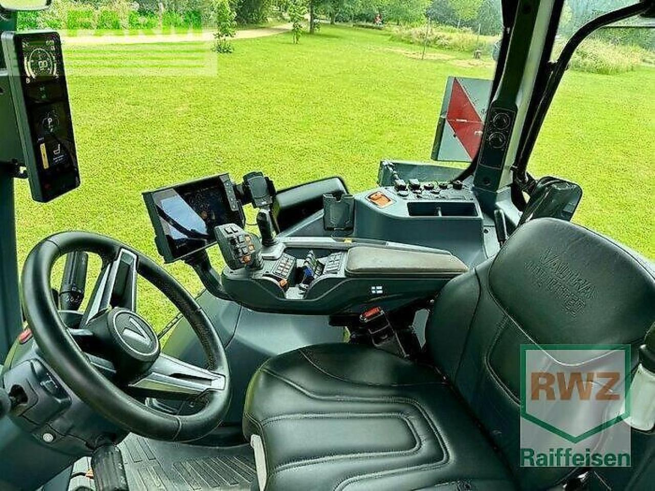 Valtra q305 - Трактор: фото 3 Valtra q305 - Трактор: фото 3