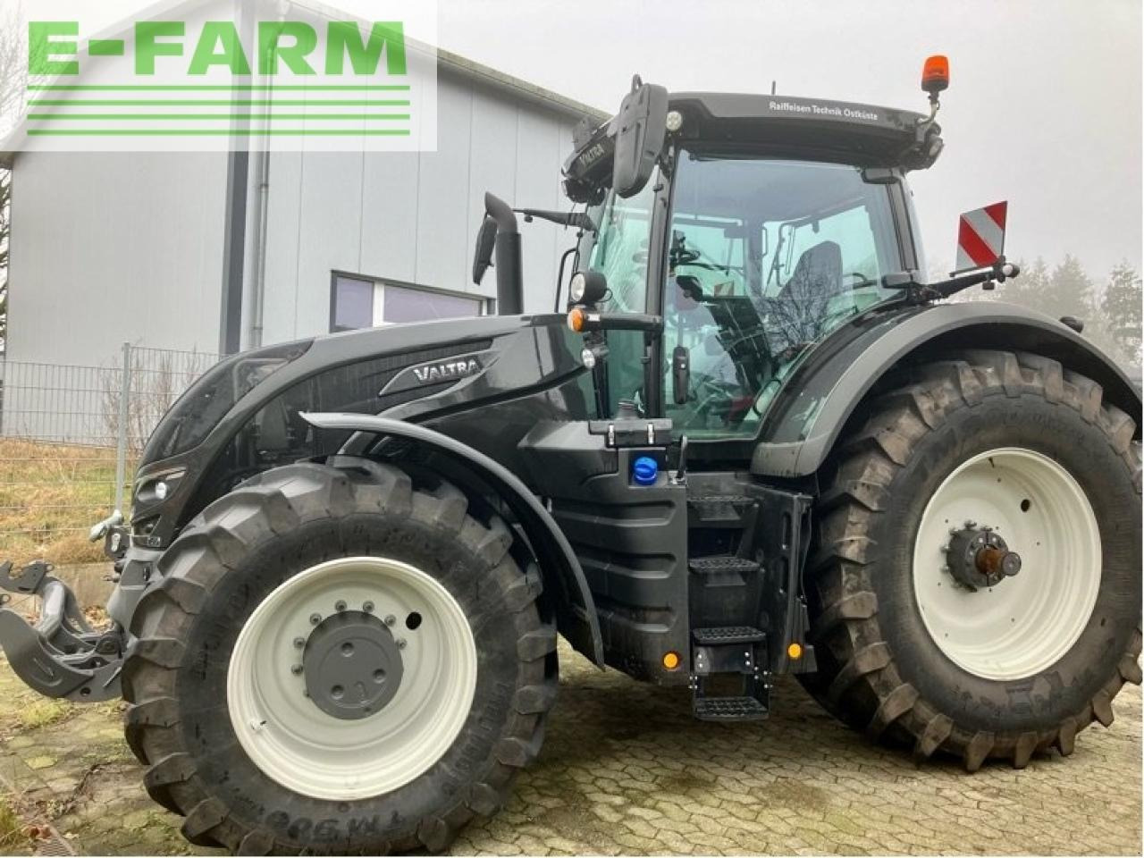 Valtra s324 smarttouch mr19 - Трактор: фото 2 Valtra s324 smarttouch mr19 - Трактор: фото 2